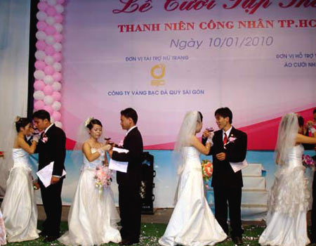 Lễ cưới tập thể năm 2010.